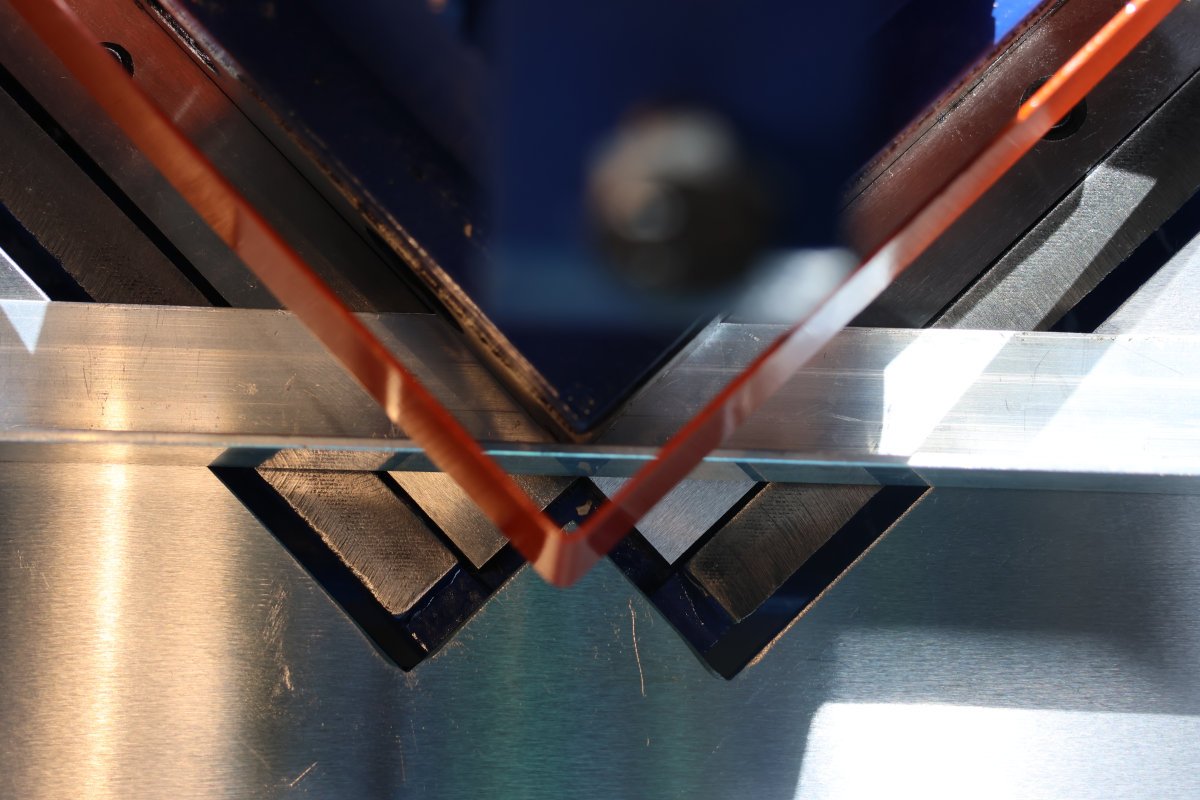 corner notching metal